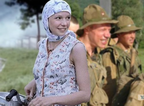 Скачал Белоснежку. Отличный фильм, кстати. Не понимаю, почему все плюются.