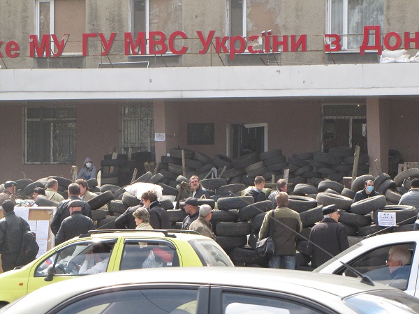 Захват здания милиции в Горловке