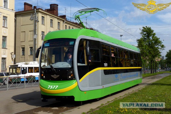Новый трамвай на улицах города