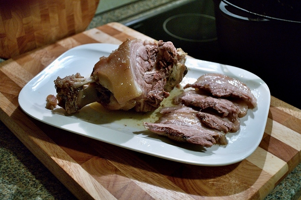 рулька в казане на костре. рецепты приготовления в казане рульки. свиная рулька в афганском казане. рецепты приготовления в казане рульки. свиная рулька в казане на костре.