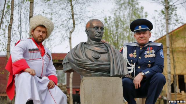 Барельеф Мефистофеля сбили с исторического здания
