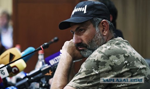 Армения объявила военное положение и всеобщую мобилизацию