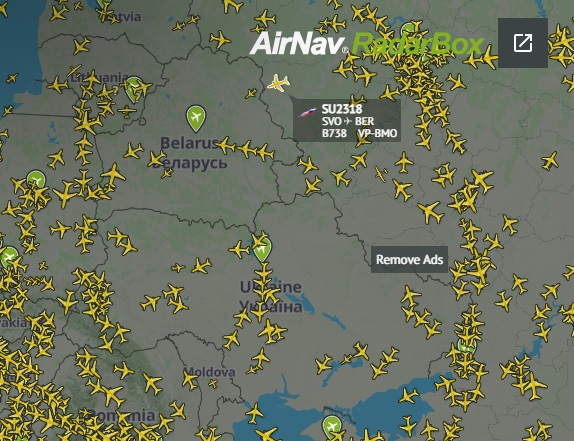 Украинские пограничники копают рвы на границе с Россией
