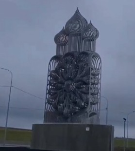 Скульптура космонавта