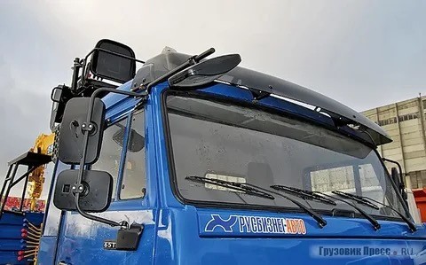 КамАЗ наехал на коляску с ребёнком в Воронеже