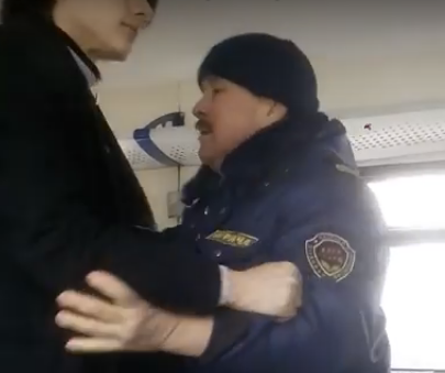 Слышь, планшет отдай!