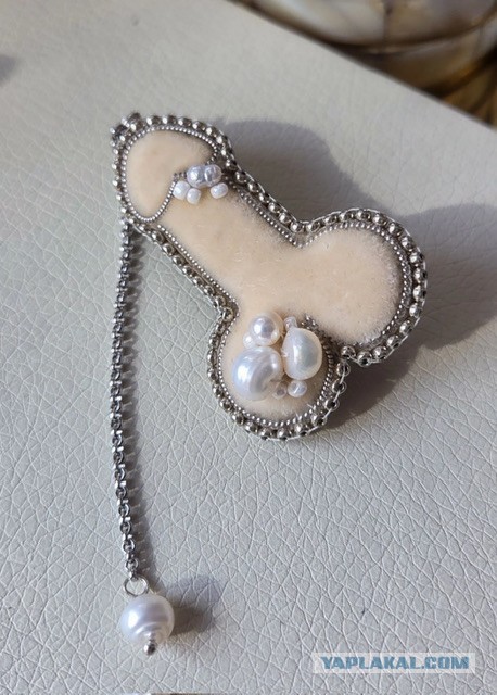 А почему женщин раздражает "являющийся на диване" муж?