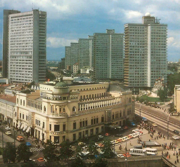 История самого большого и раскрепощённого ресторана Москвы