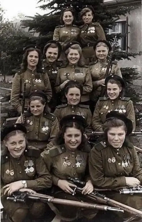 Фотографии связанных с историей Красной и Советской Армии.