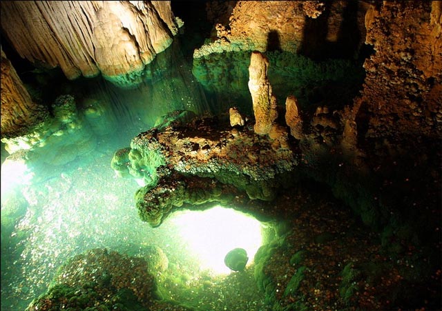Пещеры - подземный мир