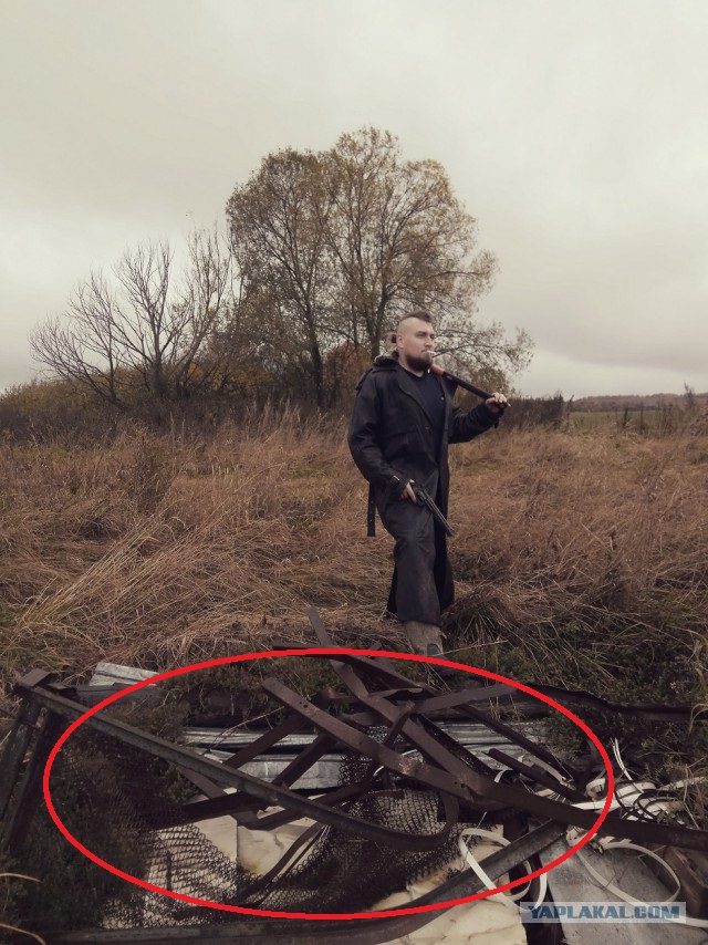 Решил патлы обрить, а жена решила пофотографироваться. Постядерный косплей, что из этого вышло.