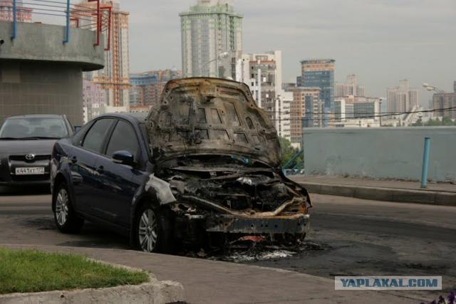 В Москве снова стали жечь автомобили