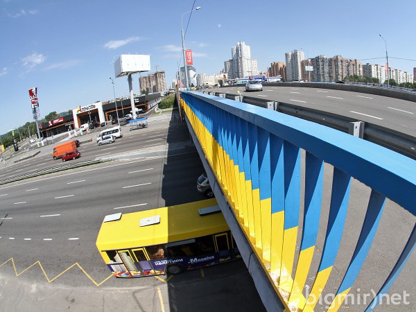 В Киеве обвалился Шулявский мост. Он "устал"