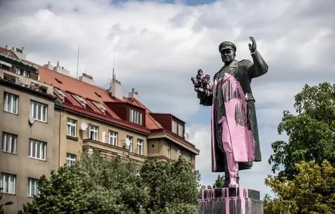 Фотографии оккупированной нацистами Праги: тогда и сегодня