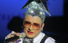 Шапочки из фольги не хватает