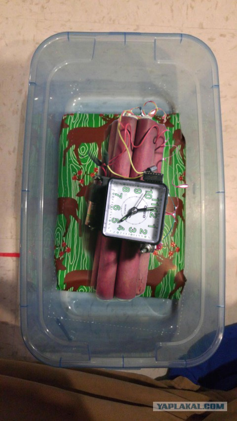 Упаковка подарка для брата