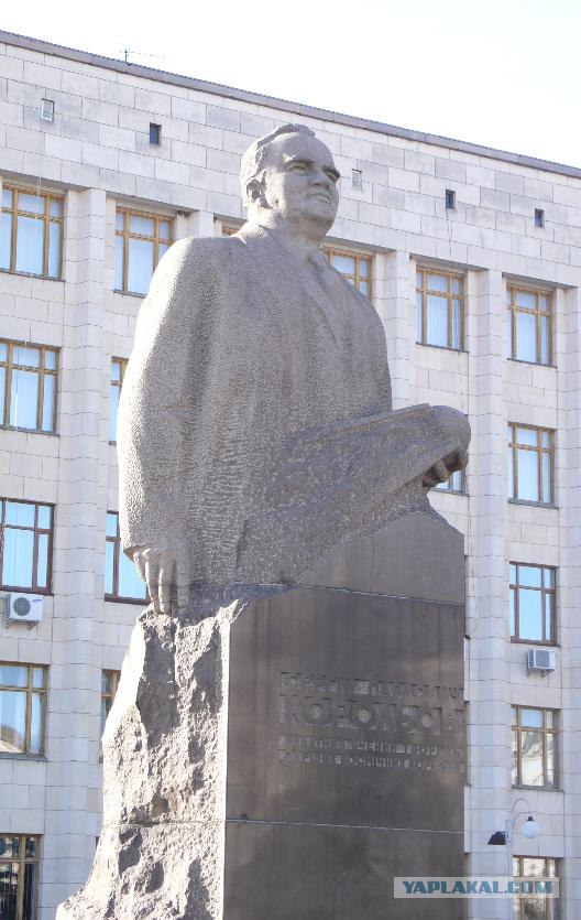 Пошлые советские скульптуры