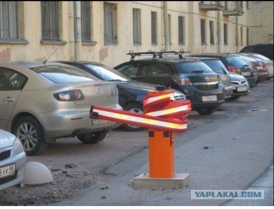 Не пропускает скорую помощь