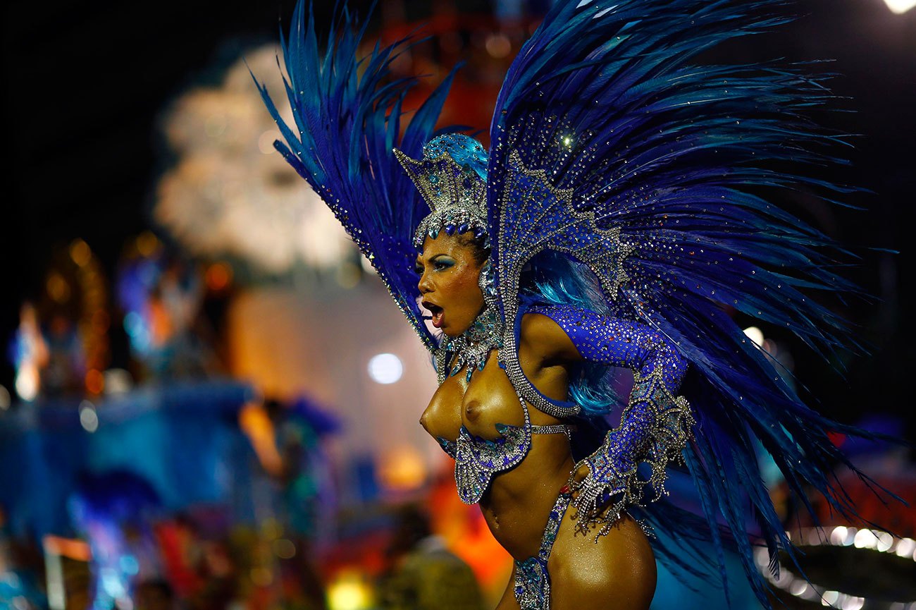 Rio carnival topless