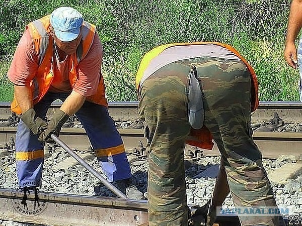 50 симпатичных железнодорожниц
