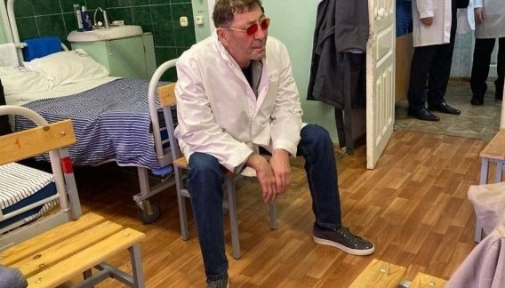 Григорий Лепс навестил раненых, участвовавших в спецоперации