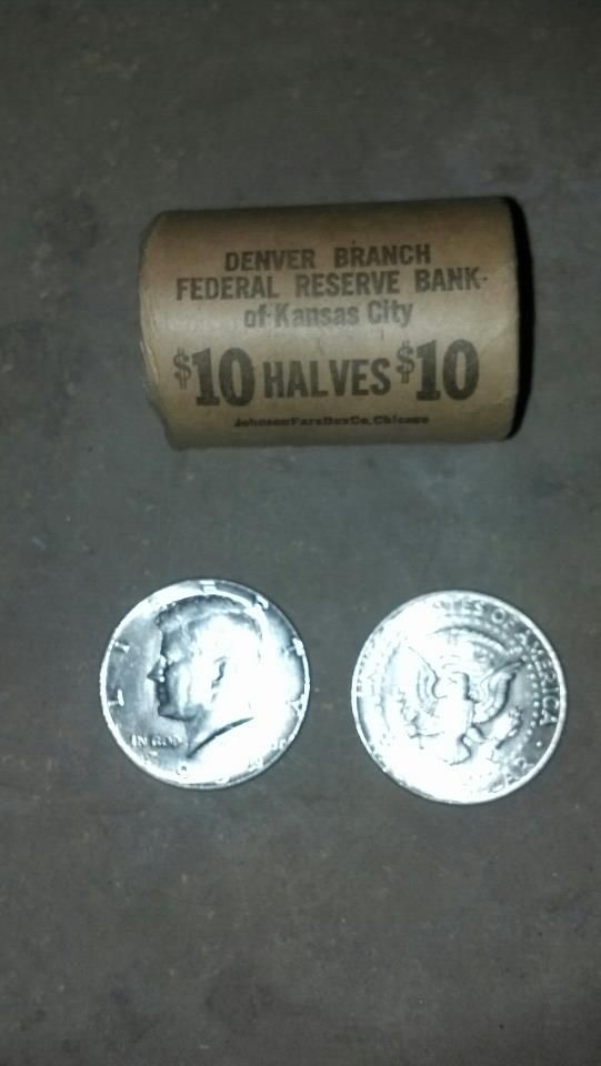 Клад серебряных монет в старом доме