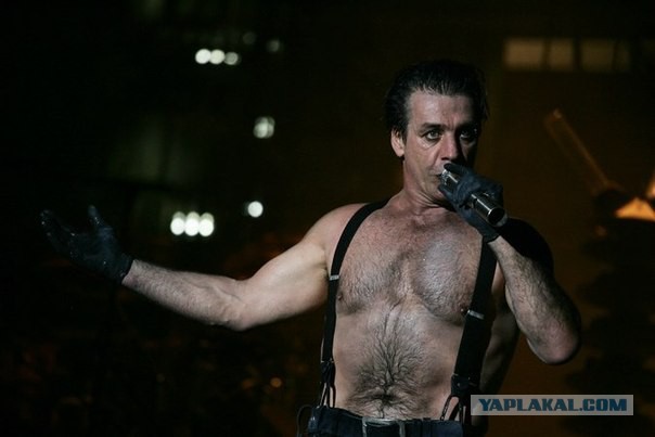 Фото актеров и музыкантов, из которых харизма плещет через край