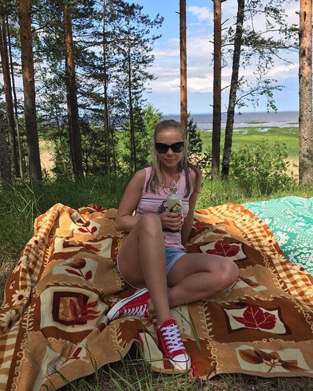 Вот так бы взял и женился на всех
