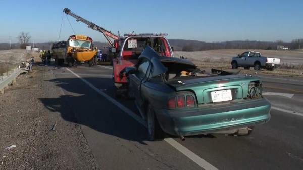 В Огайо школьный автобус угодил в аварию