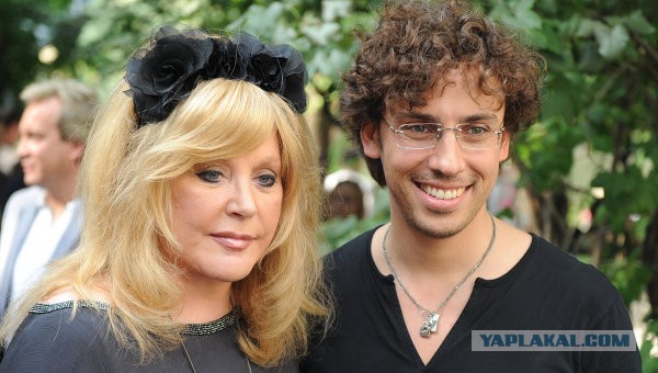 72-летний Р. Кавалли со своей 20-летней любовницей