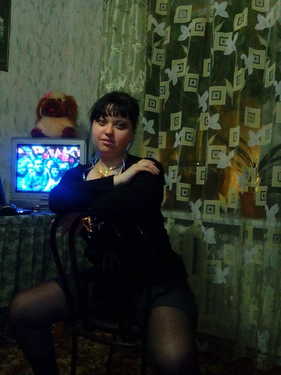 Давай я тебя ещё вот в этой позе сфоткаю