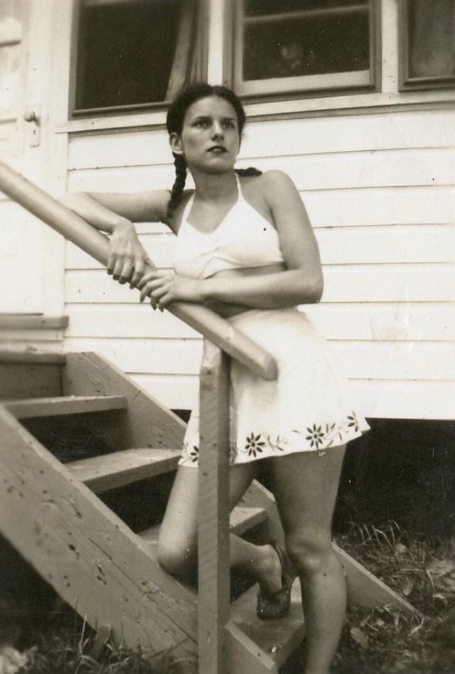 30 откровенных фотографий канадских девочек-подростков 1940-х годов