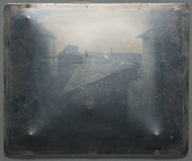 Первая в истории фотография: на её создание а 1820 году ушло 8 часов