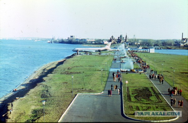 Дарите детям самолёты!