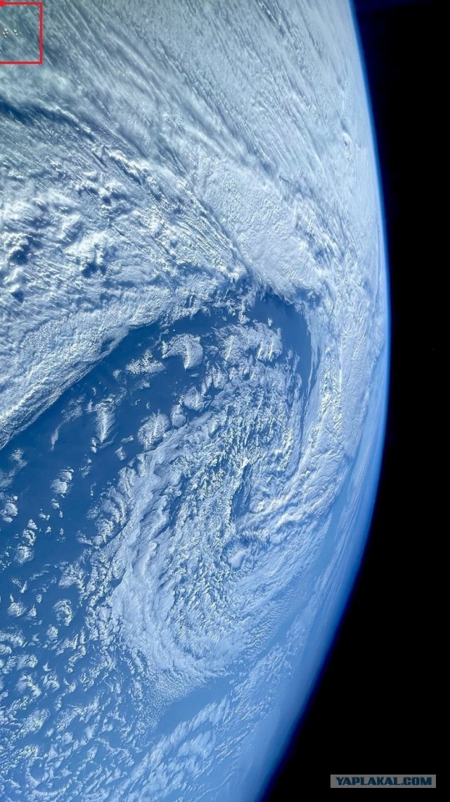Илон Маск фото эскадры НЛО на орбите Земли
