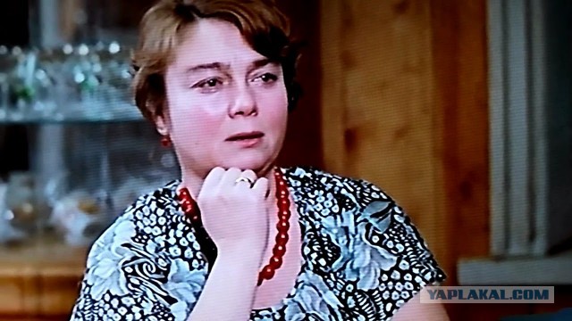 Бывшую жену Сергея Безрукова, актрису Ирину Безрукову, обвиняют в том, что она не заплатила за ремонт трёшки в Москве