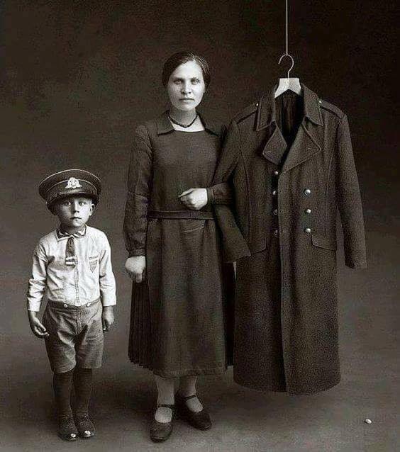 «А что, если мы подарим семьям мобилизованных ростовые фигуры с фотоизображениями их защитников, чтобы семьи могли встретить Рождество вместе».
