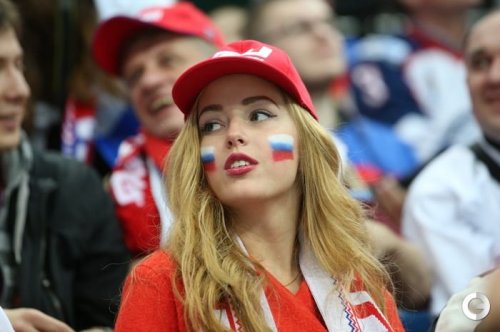 Болельщицы разных стран футбольного чемпионата