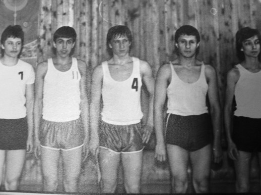 Так выглядят теперь школьницы, которым по 13–15 лет.