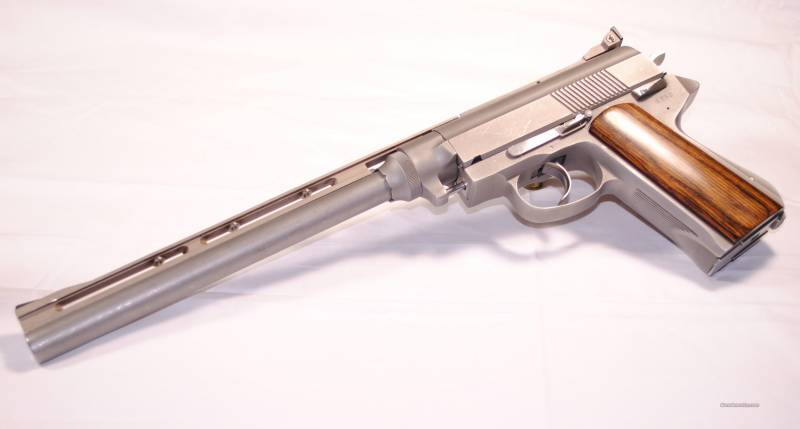 так и под разные патроны - от 9 mm Winchester Magnum до .475 Wildey Magnum....