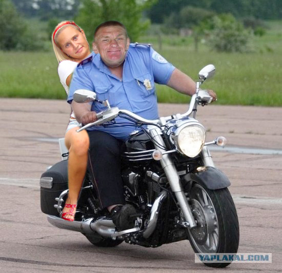 Мент на мотоцикле