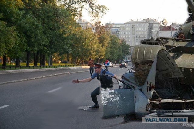 Школьники и полицай