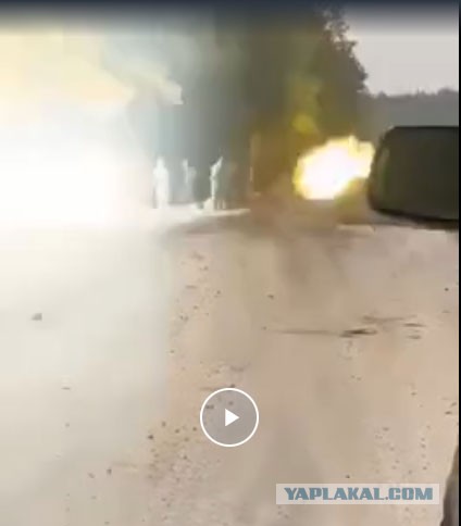 Танк стреляет в упор