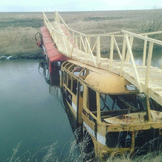 Таймлапс строительства вантового моста через ущелье Хуацзян в китайской провинции Гуйчжоу