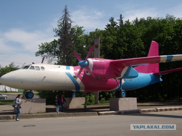 Дарите детям самолёты!