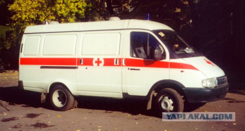 Установлена владелица автомобиля, не пропустившего скорую к умирающему пациенту