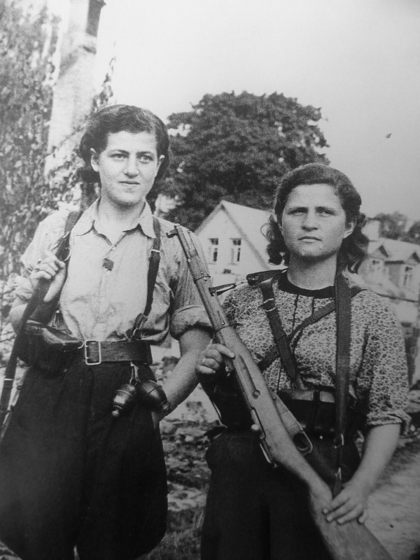 История в фотографиях
