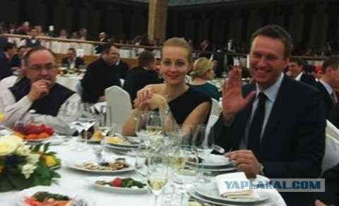 Навальный подает в суд на НТВ за фильм-расследование "Господин Навральный"