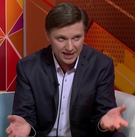 «Не раздвигать ноги» до свадьбы призвал россиянок директор Института демографического развития
