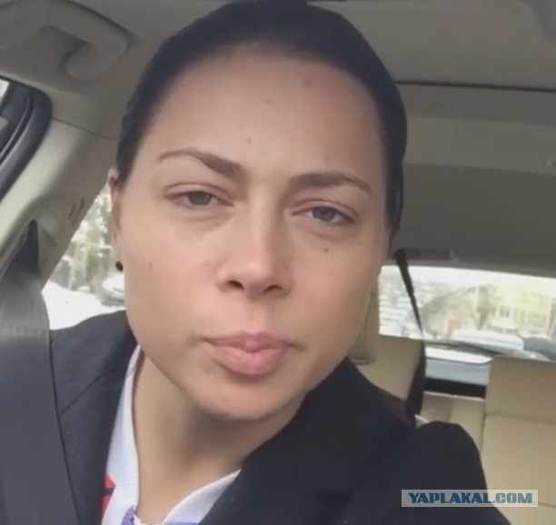 Настасья Самбурская обматерила маму своего несовершеннолетнего любовника в суде